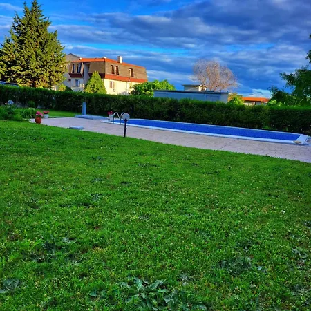 Apartment мареа *